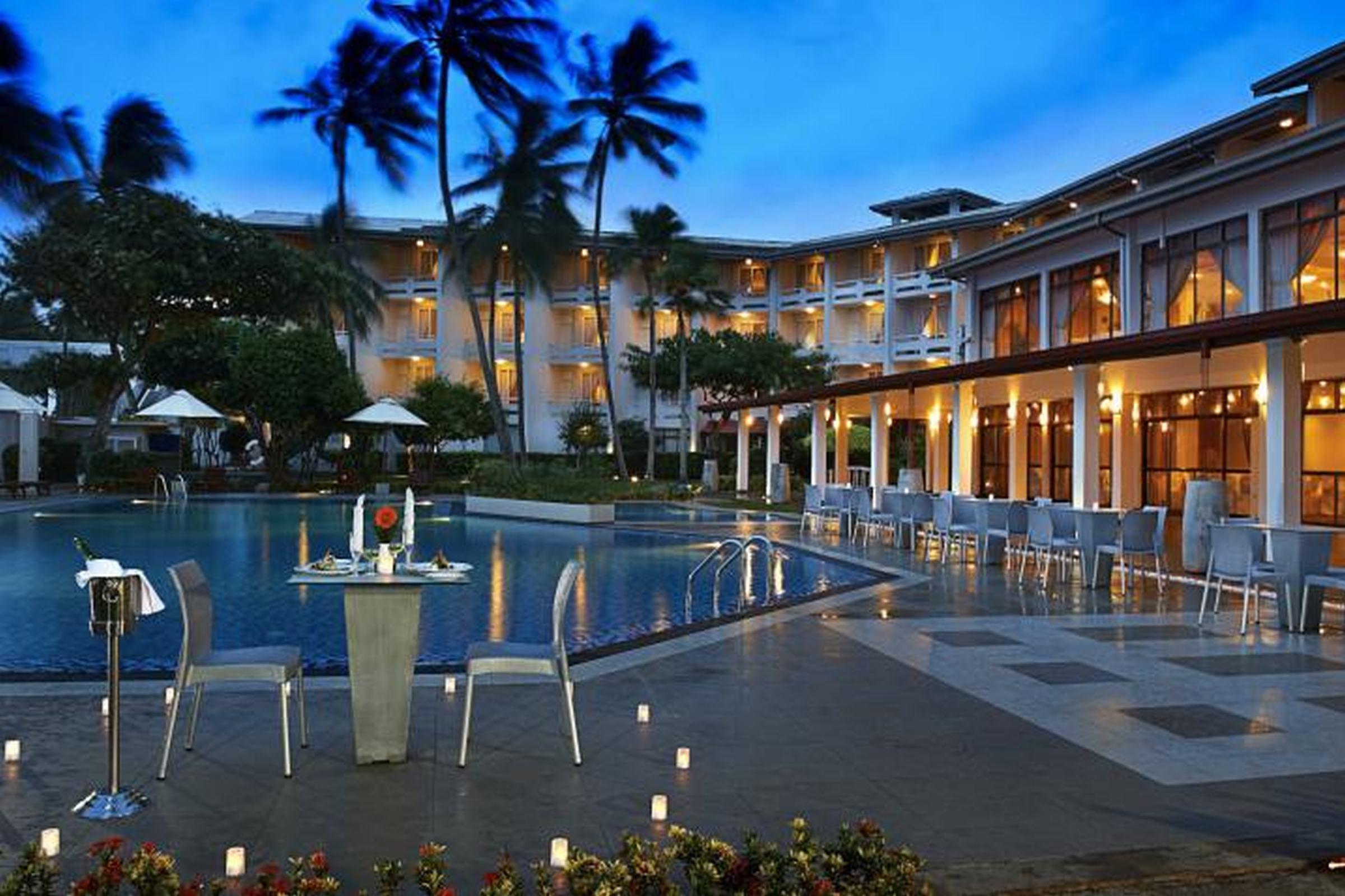 Berjaya Hotel Colombo Dehiwala-Mont Lavinia Extérieur photo