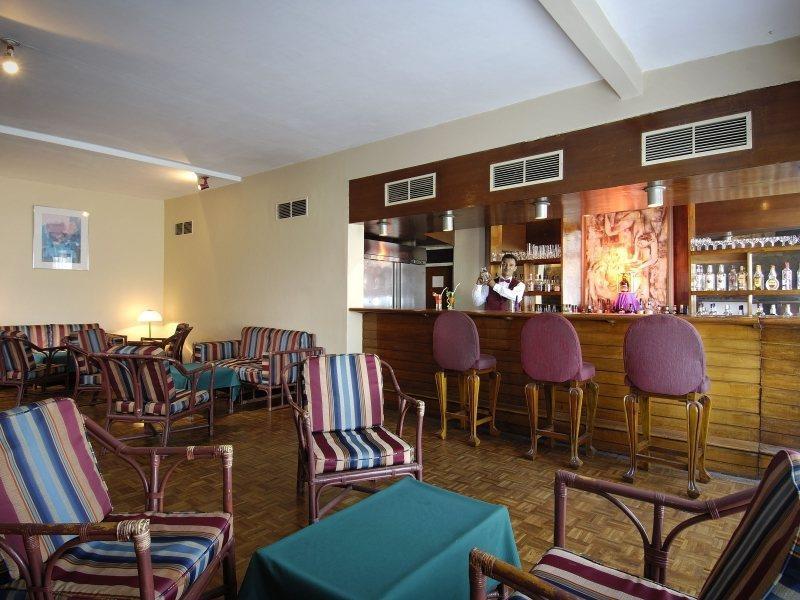 Berjaya Hotel Colombo Dehiwala-Mont Lavinia Restaurant photo