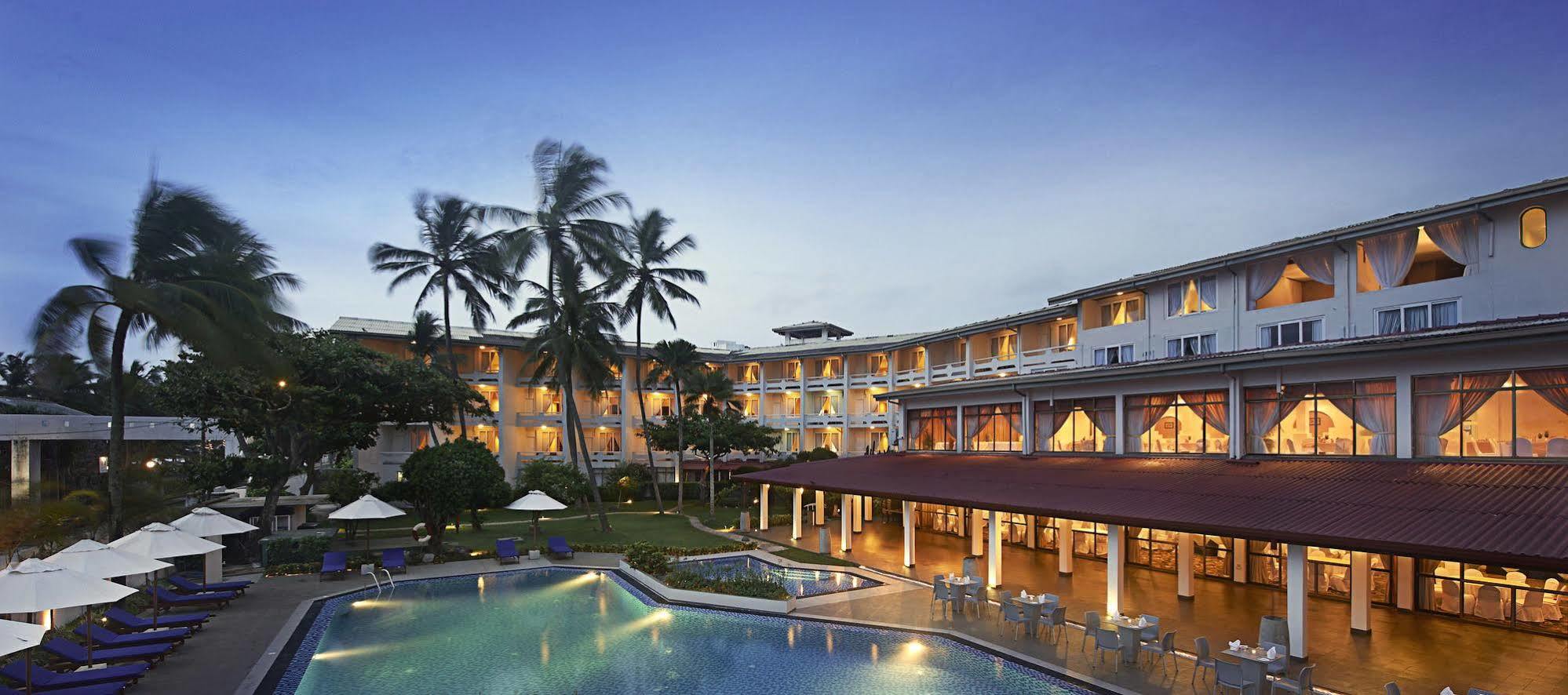 Berjaya Hotel Colombo Dehiwala-Mont Lavinia Extérieur photo