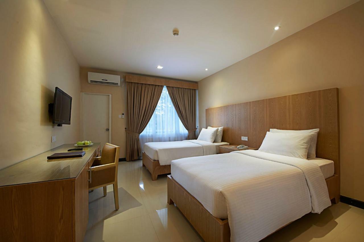 Berjaya Hotel Colombo Dehiwala-Mont Lavinia Extérieur photo