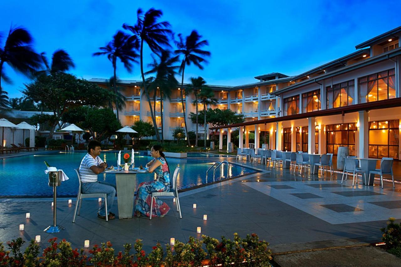 Berjaya Hotel Colombo Dehiwala-Mont Lavinia Extérieur photo